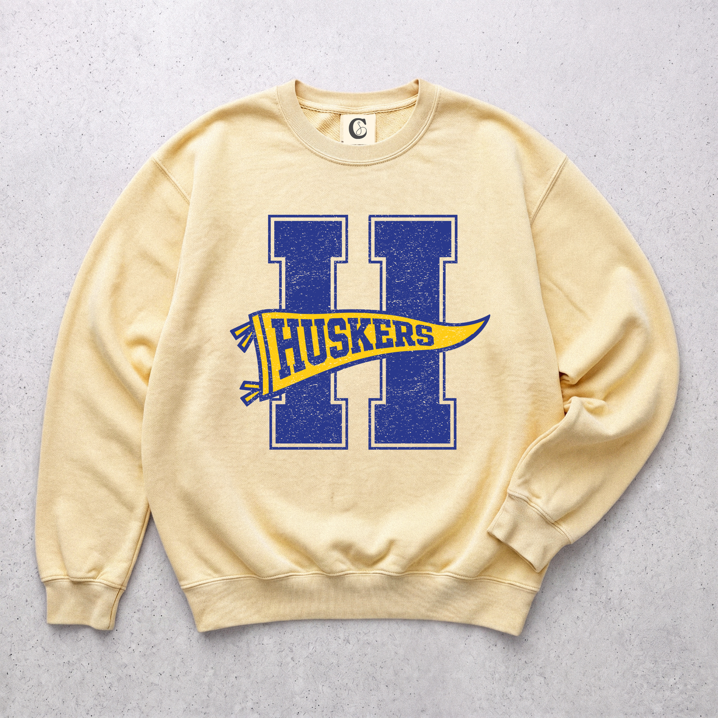 HUSKER PENNANT SWEATSHIRT | BUTTER